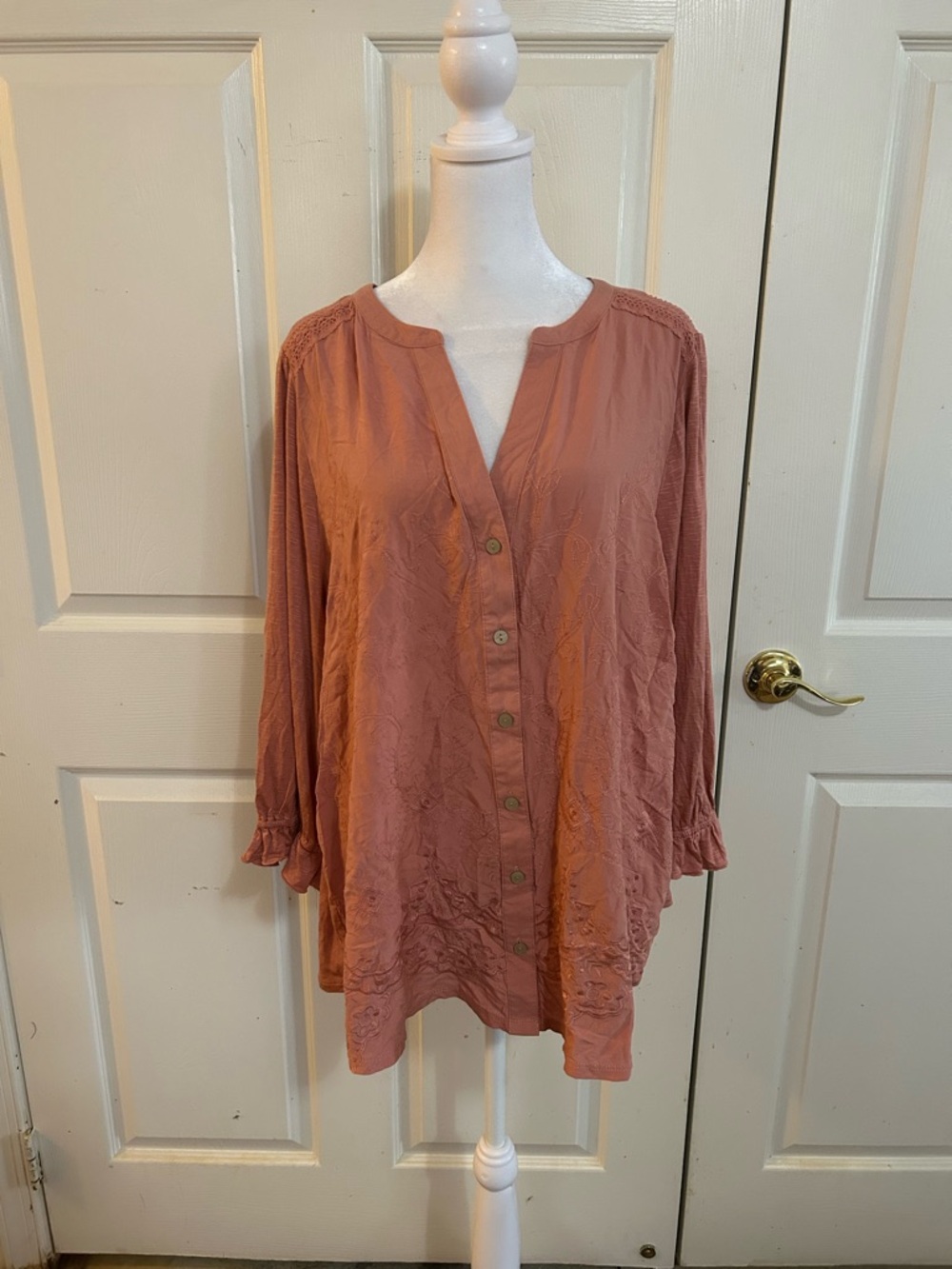 NWT Democracy embroidered peasant blouse, 2X